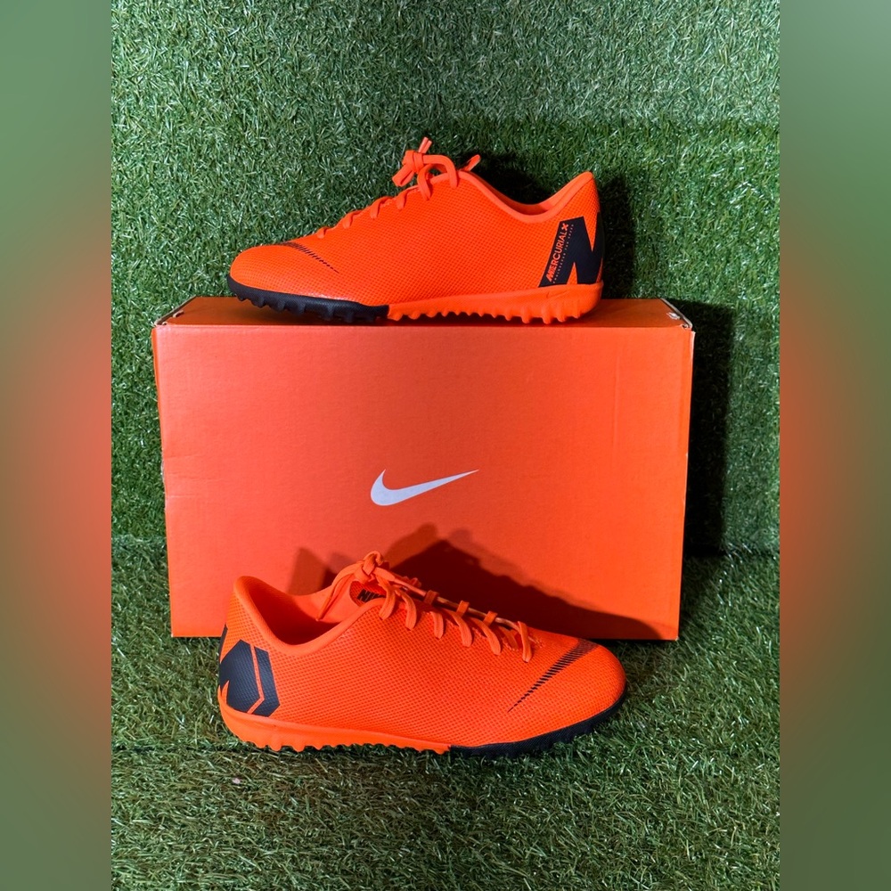 NIKE VAPORX 12 ACADEMY TURF SOCCER SHOES, SIZE 4Y KIDS , COLOR TOTAL ORAN /BLACK